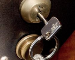 Longbeacht Locksmith